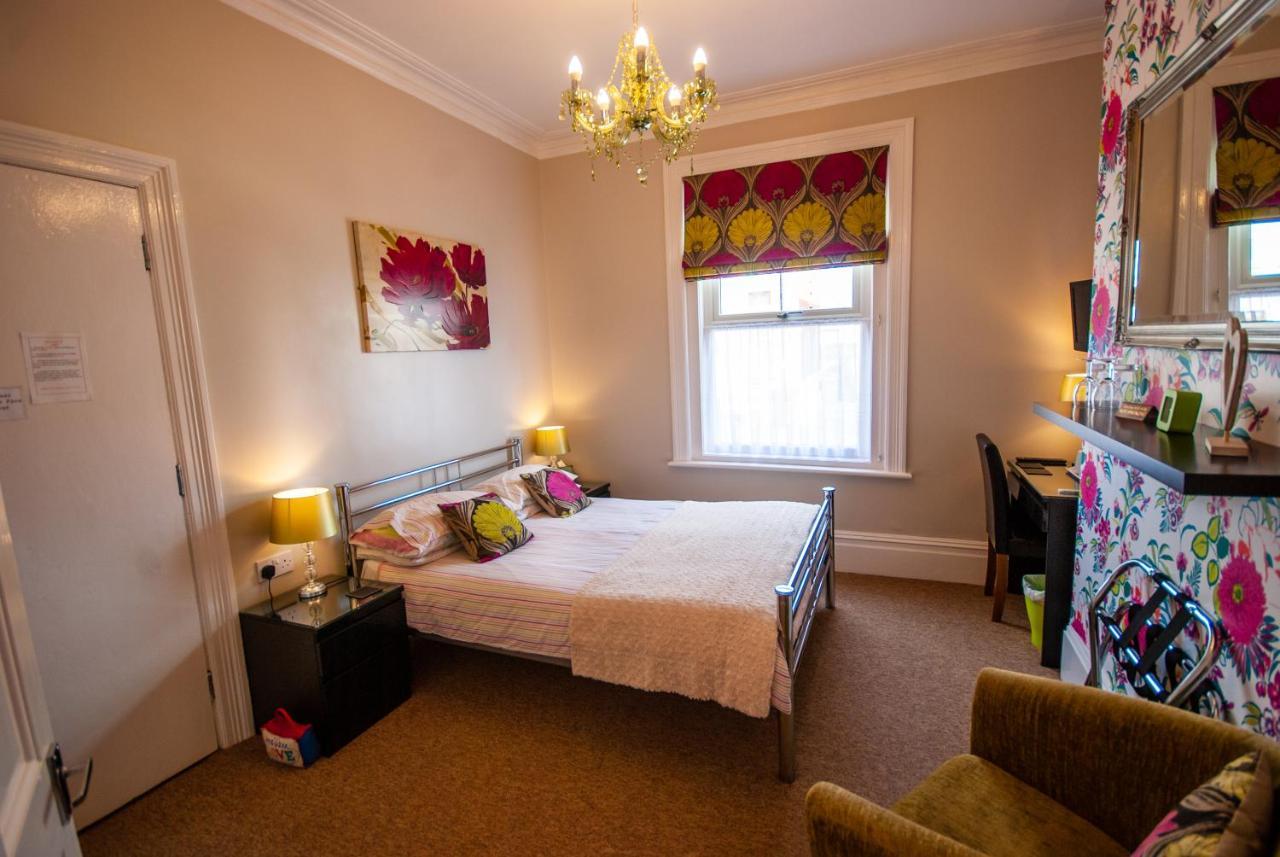 Hotel The Ryedale Shanklin Esterno foto
